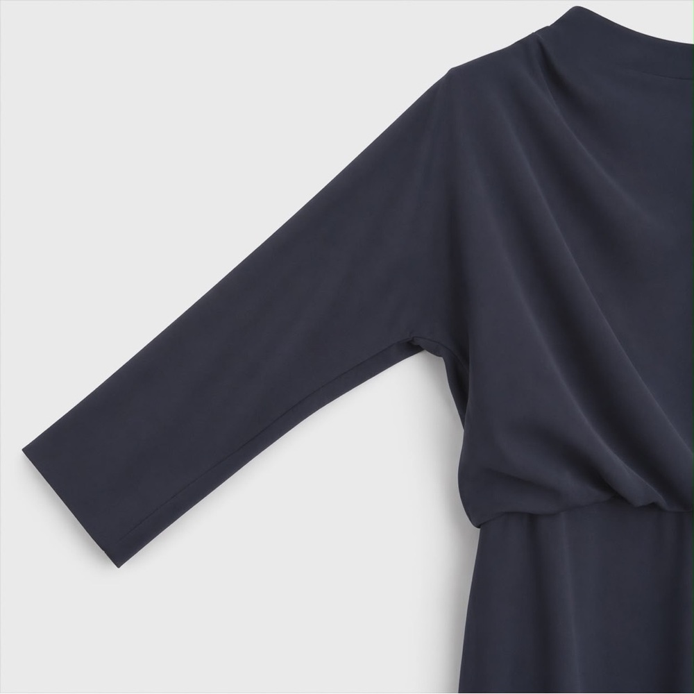 NWT Size 10. 10 Badgley Mischka Navy Minimalistic V-Back Column Gown - Picture 9 of 12